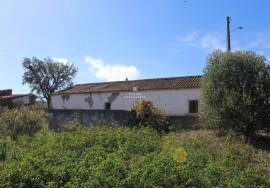 Farm with house to recover in São Marcos da Serra