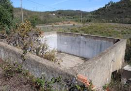 Farm with house to recover in São Marcos da Serra