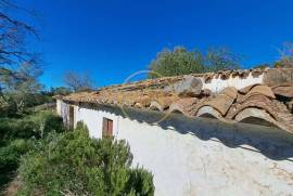 Land with a ruin - Sea View - Loulé