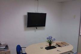 Furnished office in strategic location.