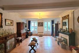 Charming Bourgeoise House With Main House, Large Convertible Attic, Several Outbuildings, Garage And A Pleasant Courtyard With Pool.