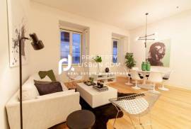 Chiado T2 With Al License Parking, Elevator, Furnished