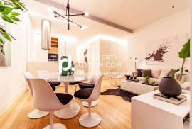 Chiado T2 With Al License Parking, Elevator, Furnished