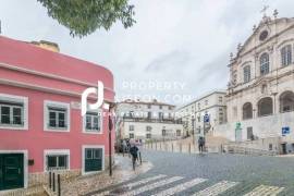 Lisbon Building With 2 Apartments Fully Furnished With Al Rental License