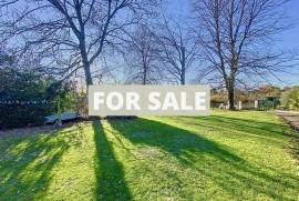 Detached House with Landscaped Garden