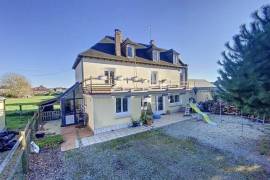 Detached House with Landscaped Garden