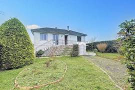 Detached House with Garden only 1.8km to the Sea