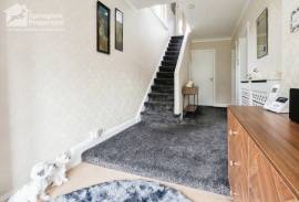 3 bedroom, Semi-detached house for sale