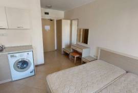 Spacious fully furnished studio apartmen...