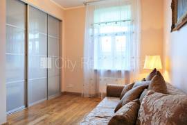 Apartment for rent in Riga, 140.00m2