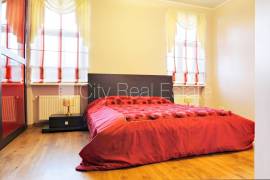 Apartment for rent in Riga, 140.00m2