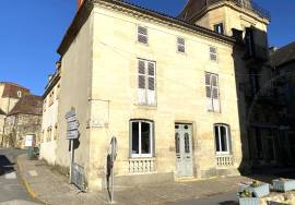 immeuble en pierre a vendre dans le coeur du Perigord Noir