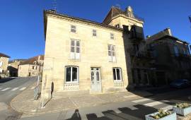 immeuble en pierre a vendre dans le coeur du Perigord Noir