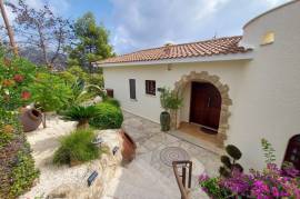 3 Bedroom Bungalow - Kamares, Tala, Paphos