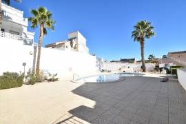 FABULOUS 4 BEDROOM VILLA WITH GARAGE AND COMMUNAL POOL