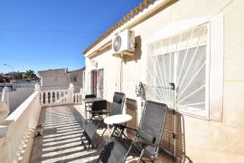 WONDERFUL 3/4 BEDROOM SOUTH FACING VILLA IN QUESADA