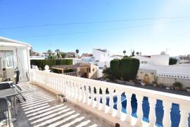 WONDERFUL 3/4 BEDROOM SOUTH FACING VILLA IN QUESADA