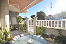 LOVELY 3 BEDROOM APARTMENT INFRONT OF THE RIVER IN ROJALES