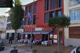 Commercial premises for sale in the harbour of Mahón