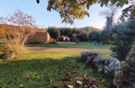 €130000 - Very Pretty 3-bedroom House For Sale In A Peaceful Charente Hamlet