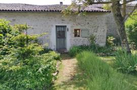 €130000 - Very Pretty 3-bedroom House For Sale In A Peaceful Charente Hamlet