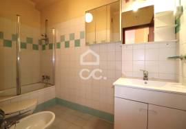 2 bedroom apartment on Rua Cidade S. Paulo, Monte Formoso.