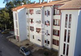 2 bedroom apartment on Rua Cidade S. Paulo, Monte Formoso.