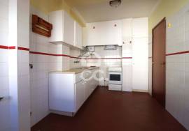 2 bedroom apartment on Rua Cidade S. Paulo, Monte Formoso.