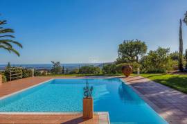 Modern 3/4 bedroom Villa with stunning panoramic sea views near Santa Barbara de Nexe