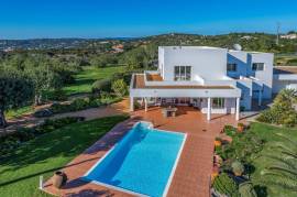 Modern 3/4 bedroom Villa with stunning panoramic sea views near Santa Barbara de Nexe