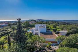 Modern 3/4 bedroom Villa with stunning panoramic sea views near Santa Barbara de Nexe