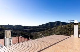 3 bedroom town house with mountain views for sale in Daimalos, Arenas.