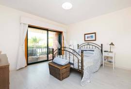 2+2 bedroom villa in private condominium, Vilamoura