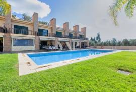 2+2 bedroom villa in private condominium, Vilamoura