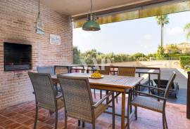 2+2 bedroom villa in private condominium, Vilamoura