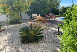 3-bedroom house for sale in Querença, Loulé, with heated pool, garden, and local housing license