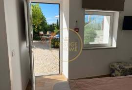 3-bedroom house for sale in Querença, Loulé, with heated pool, garden, and local housing license