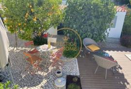 3-bedroom house for sale in Querença, Loulé, with heated pool, garden, and local housing license