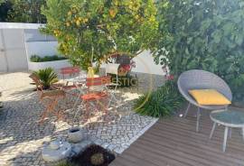 3-bedroom house for sale in Querença, Loulé, with heated pool, garden, and local housing license