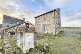 Detached Country House with Outbuilding