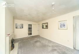 2 bedroom, Maisonette for sale