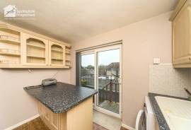 2 bedroom, Maisonette for sale