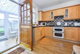 3 bedroom, End of terrace house for sale